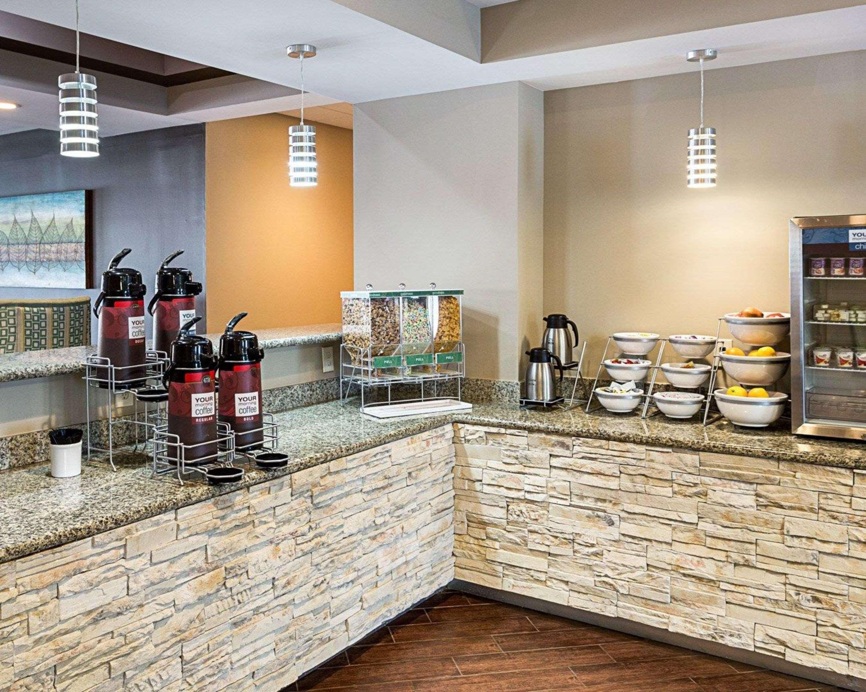 Comfort Suites Near Tanger Outlet Mall Gonzales Esterno foto