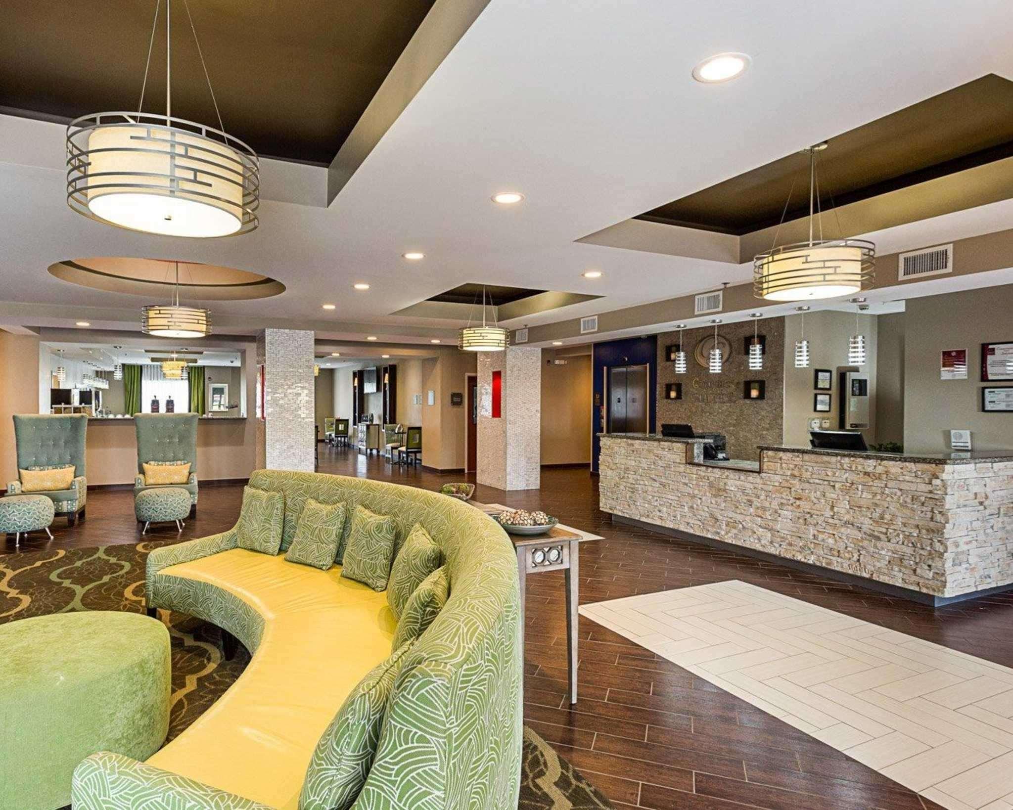 Comfort Suites Near Tanger Outlet Mall Gonzales Esterno foto