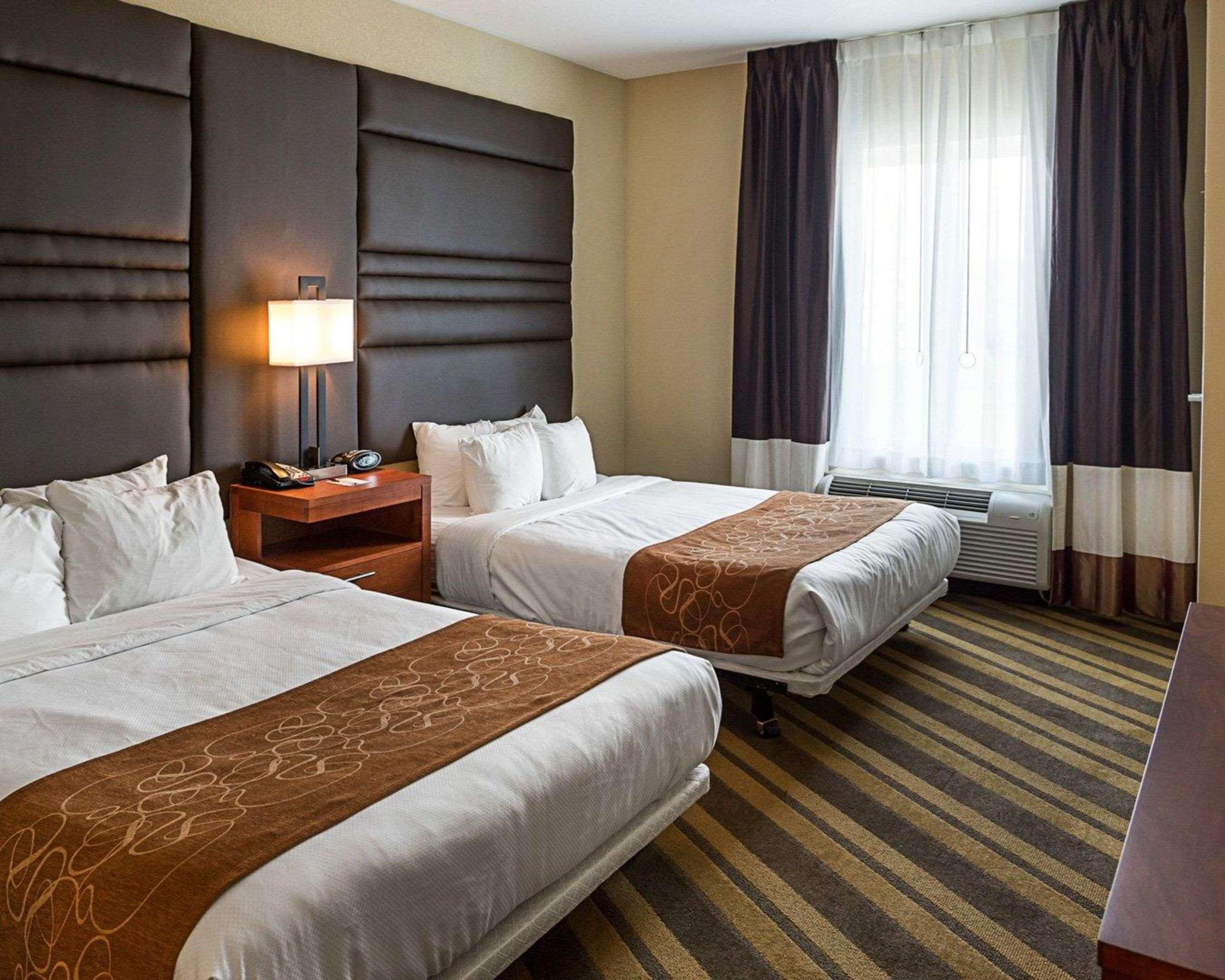 Comfort Suites Near Tanger Outlet Mall Gonzales Esterno foto