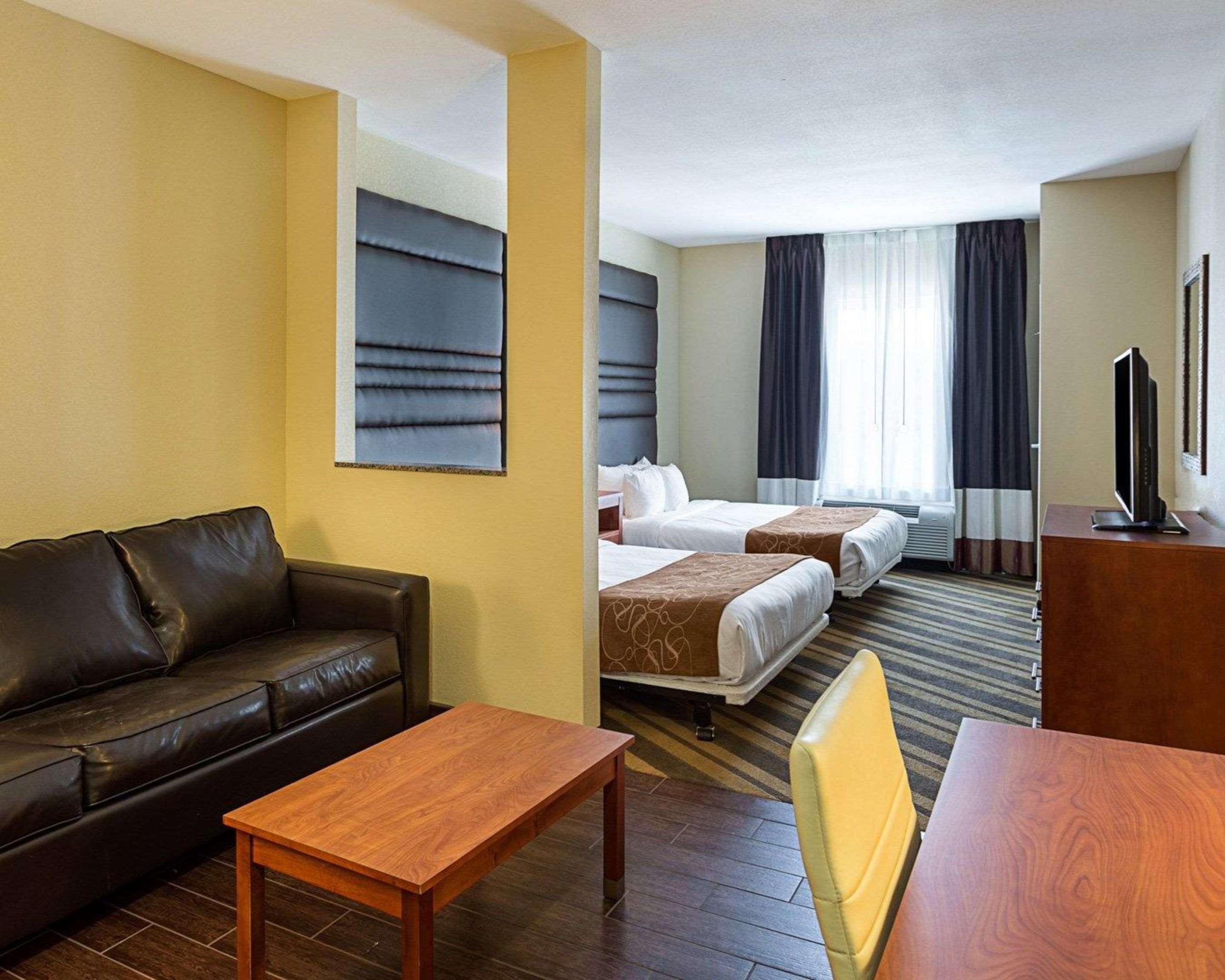 Comfort Suites Near Tanger Outlet Mall Gonzales Esterno foto