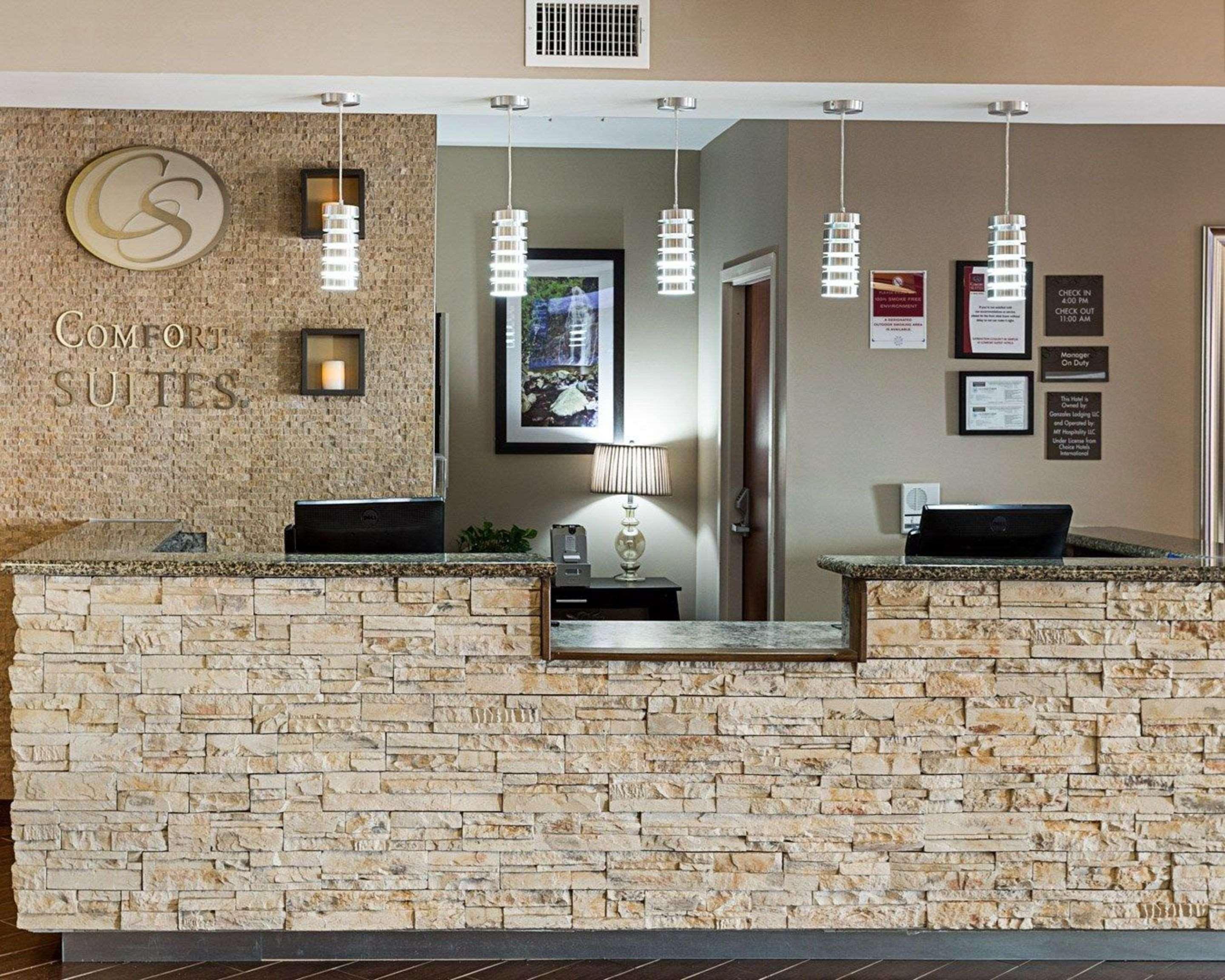 Comfort Suites Near Tanger Outlet Mall Gonzales Esterno foto