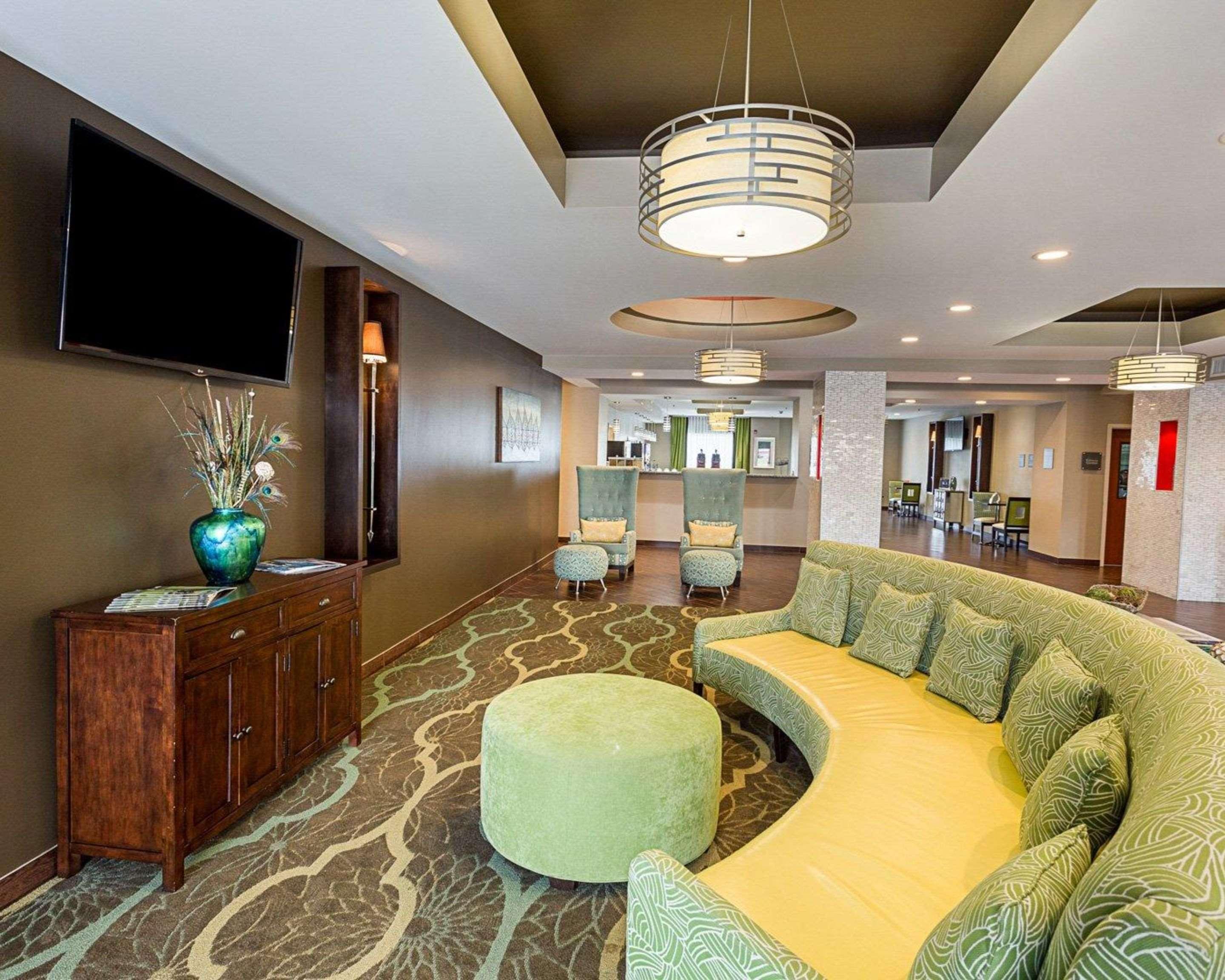 Comfort Suites Near Tanger Outlet Mall Gonzales Esterno foto