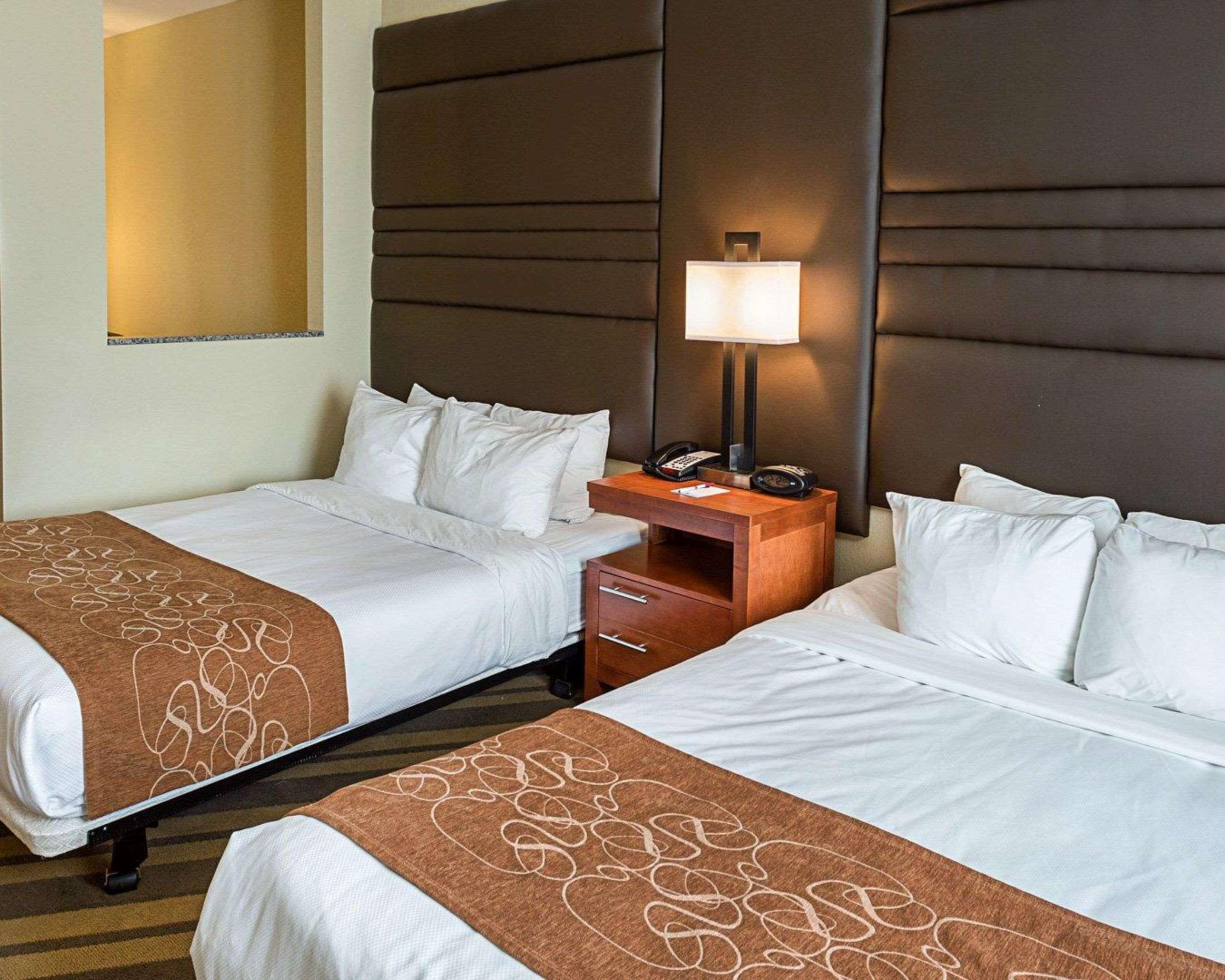 Comfort Suites Near Tanger Outlet Mall Gonzales Esterno foto