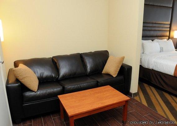 Comfort Suites Near Tanger Outlet Mall Gonzales Esterno foto