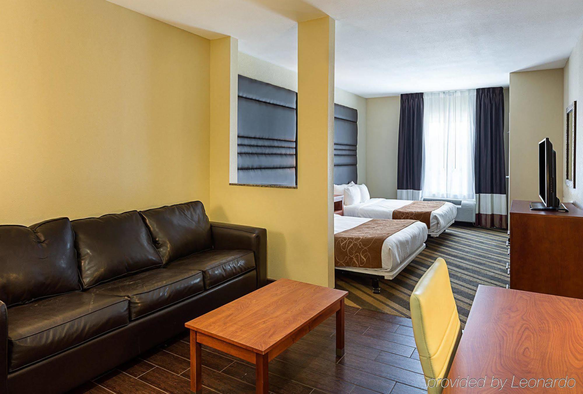 Comfort Suites Near Tanger Outlet Mall Gonzales Esterno foto
